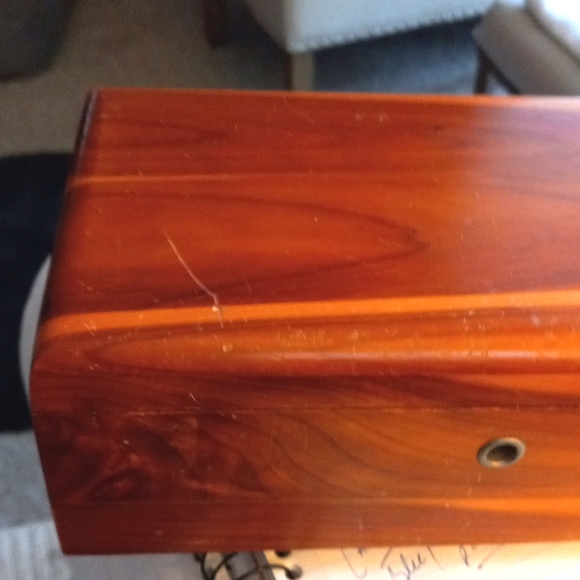 Lane Wooden Box Size 9" X 5" - Picture 8 of 8